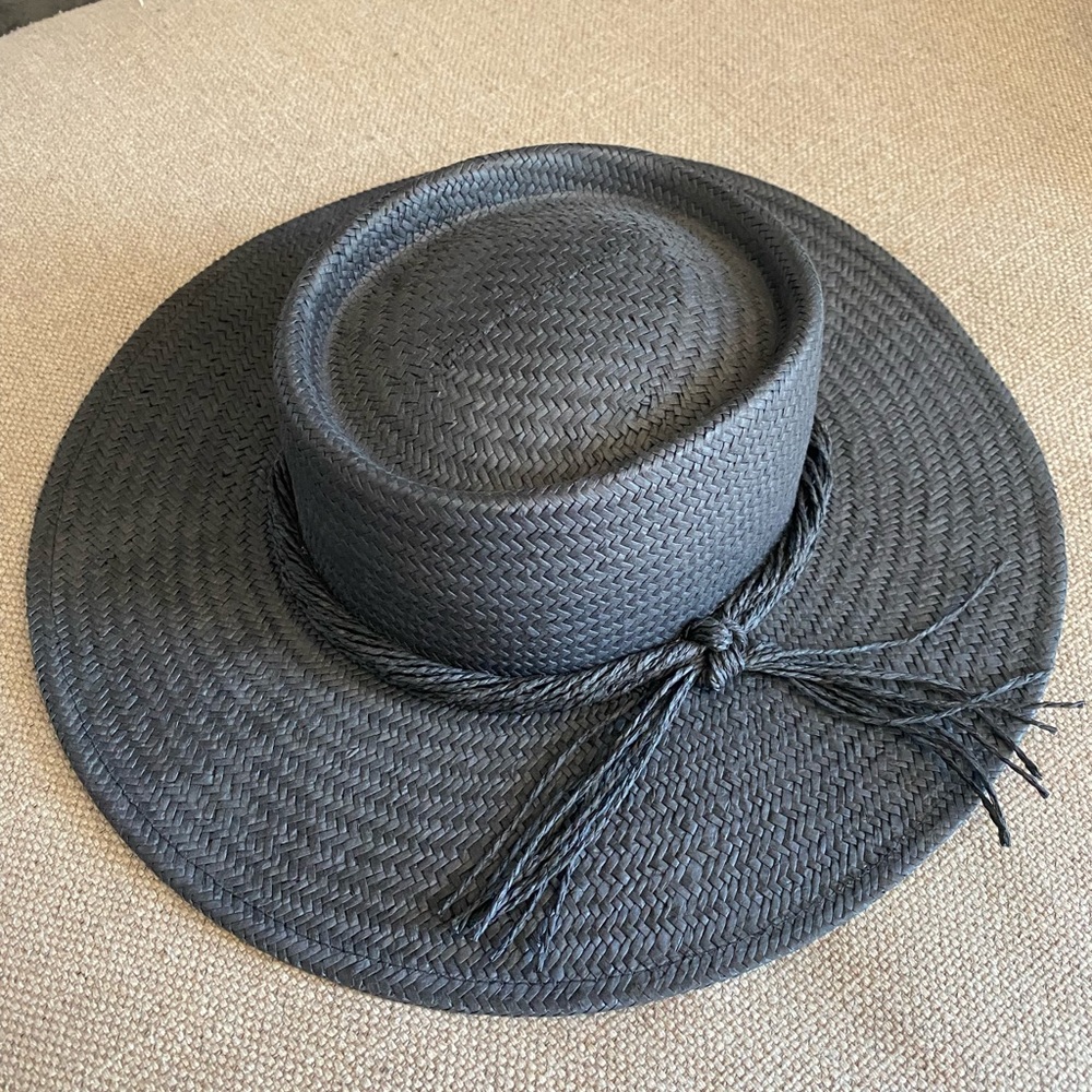 Black straw hat